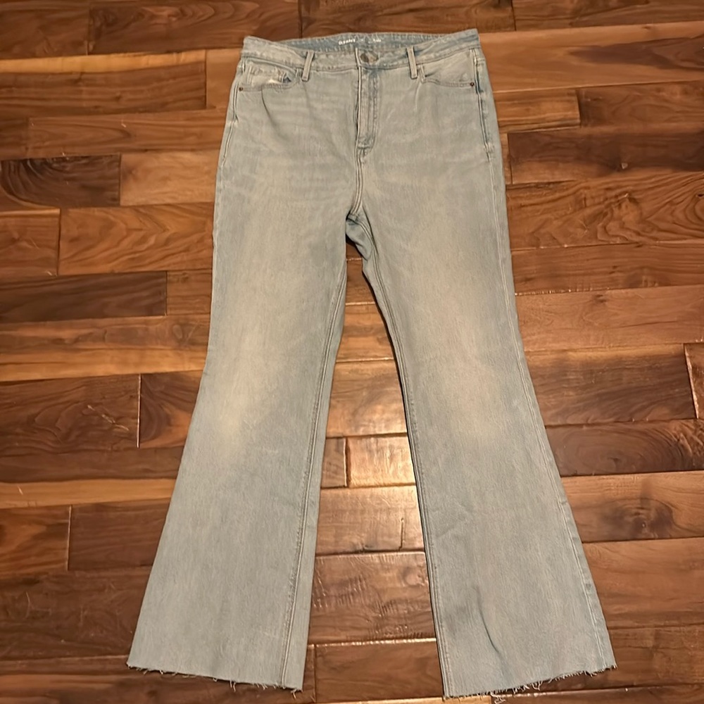 High Rise Flare Jeans Secret Smooth Pockets